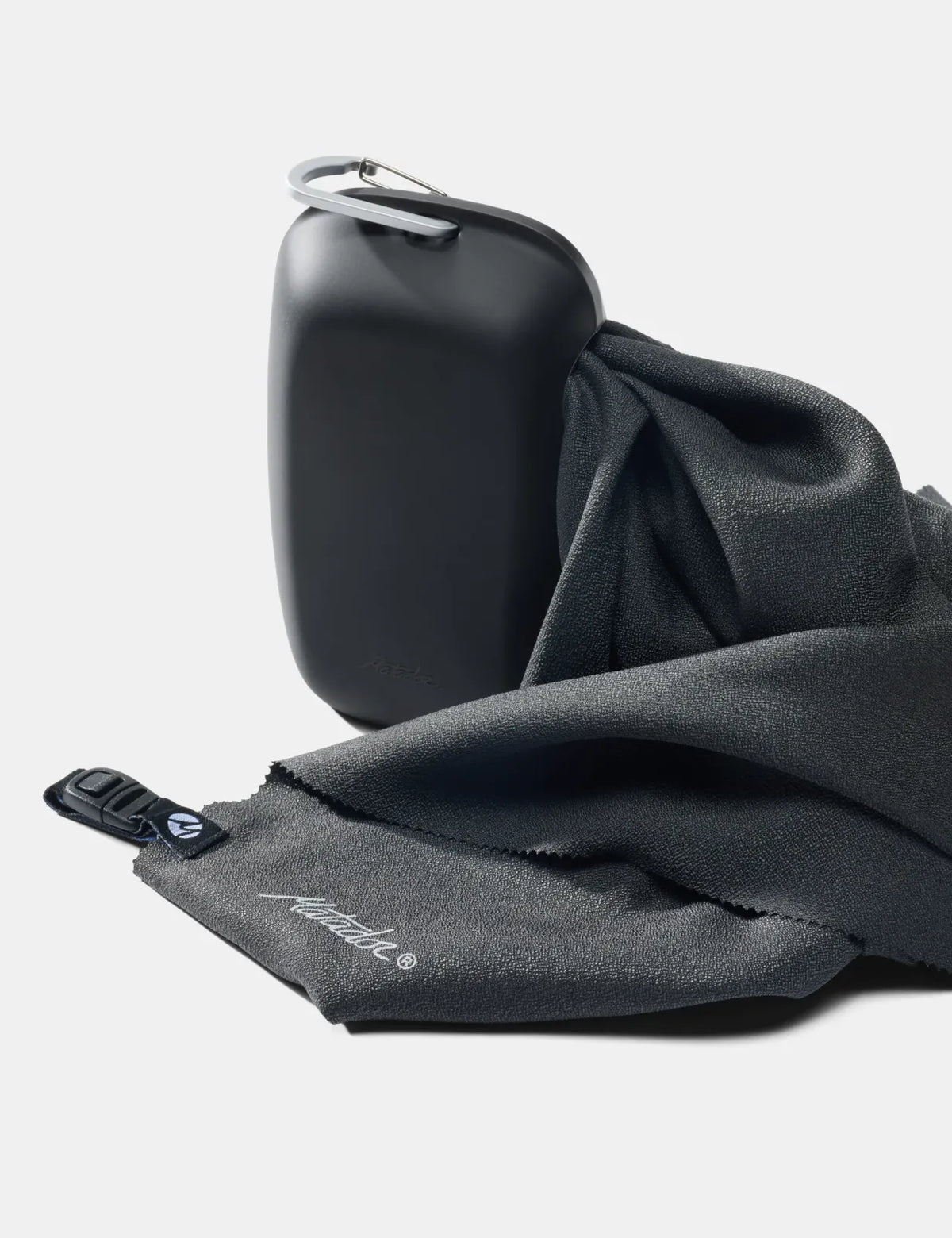 Full-Size Travel Towel in Fast-Drying Nanofiber