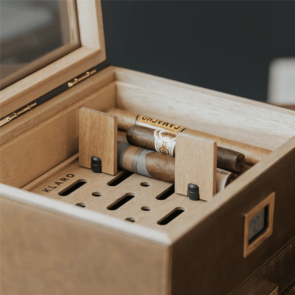 Glass Top Humidor with 5mm Cedar Lining, Digital Hygrometer, Peg System and Integrated Hydro Humidity Setup