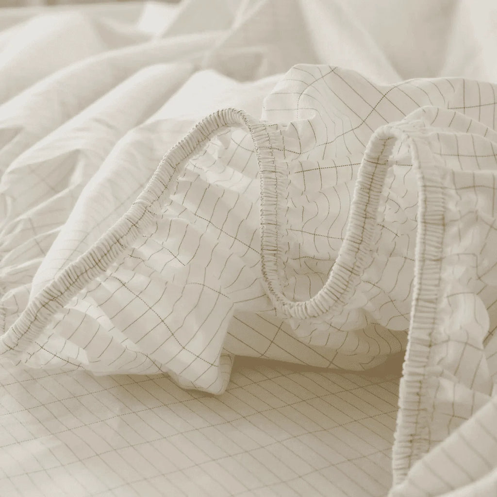 Grounding Fitted Bed Sheet in White or Grey, Sized from Single to King for Your Bedroom Bedding