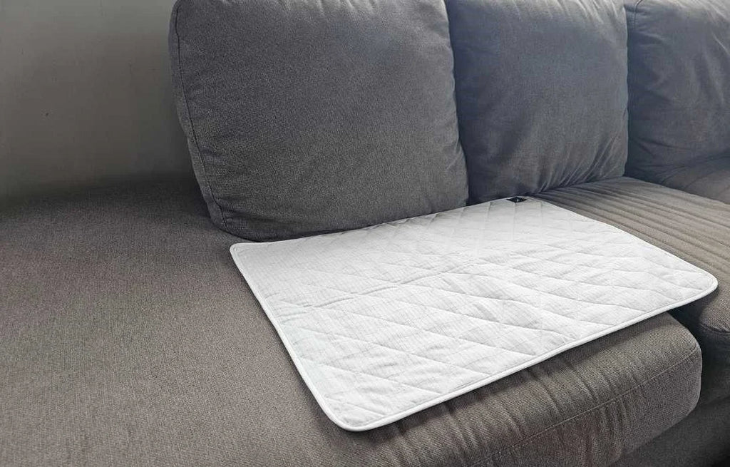Grounding Mat for Bed and Desk, 50 x 70 cm Quilted Earthing Pad with Earthing Plug and 4.5 m Cord