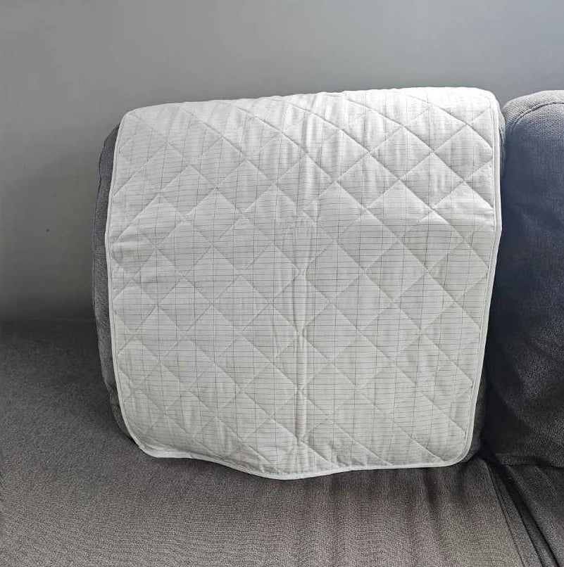 Grounding Mat for Bed and Desk, 50 x 70 cm Quilted Earthing Pad with Earthing Plug and 4.5 m Cord