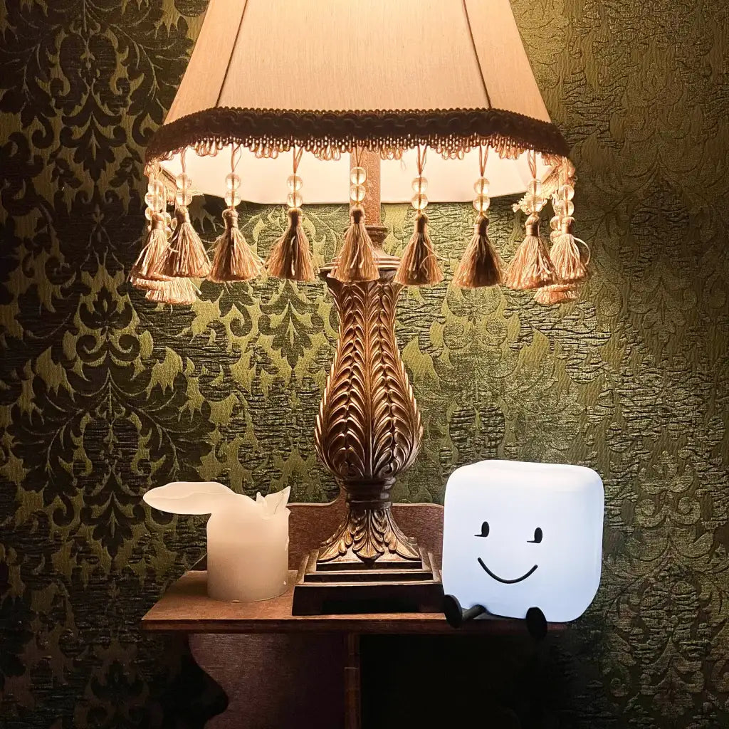 Ice Cube Character Lamp