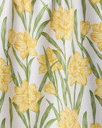 Kitchen Tea Towel with Absorbent Quick-Drying Geoweave Fabric, Daffodil Floral Print, and 18 x 30 Inch Size
