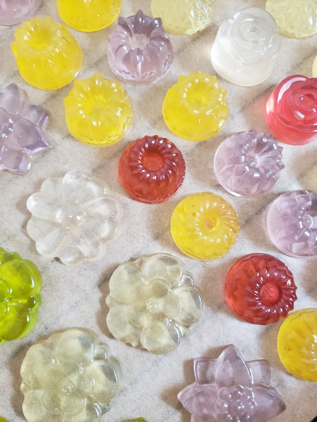 Kohakutou Crystal Candy Box with Handcrafted Bite Size Sweets, Crunchy Shells and Soft Jelly Centers