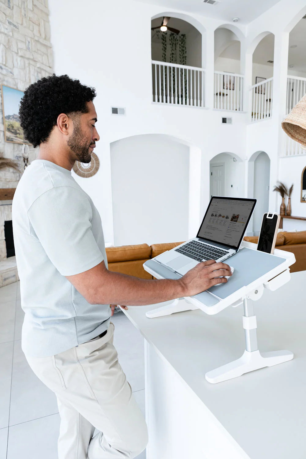 Laptop Table with Four Tilt Angles and Adjustable Height for a Flexible Workspace at Home or While Traveling