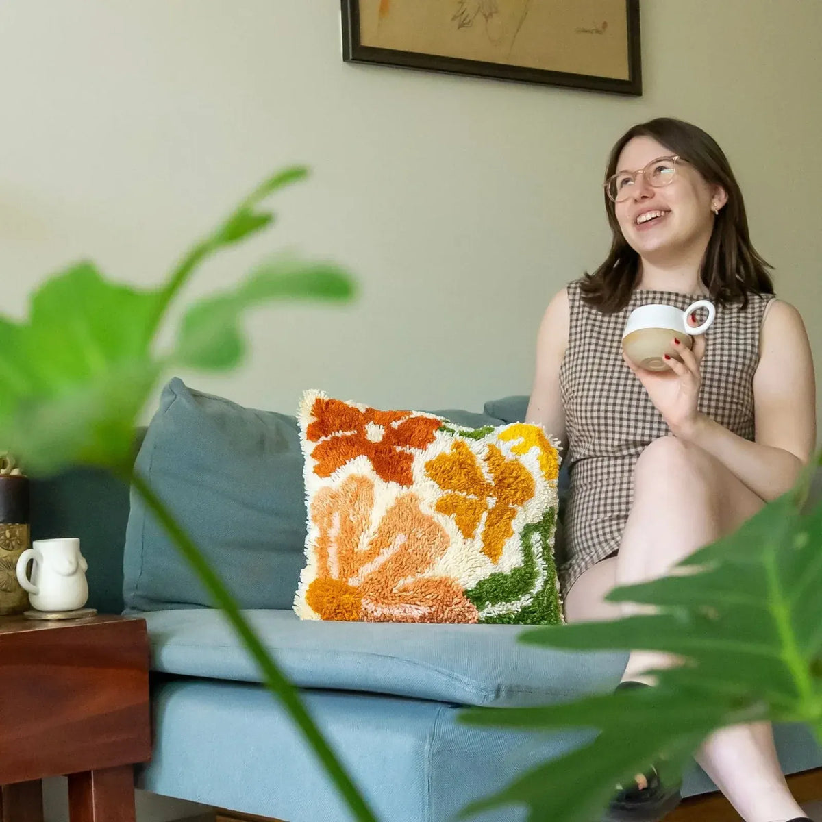 Latch Hook Cushion Kit with Earthy Floral Design, Pre-Sewn Suede-Style Backing and 43cm x 43cm Cushion Front