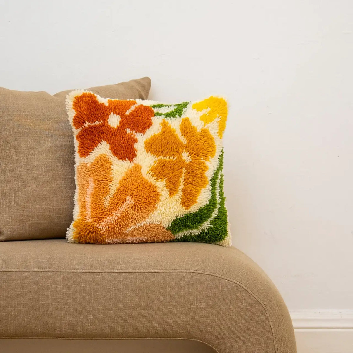 Latch Hook Cushion Kit with Earthy Floral Design, Pre-Sewn Suede-Style Backing and 43cm x 43cm Cushion Front