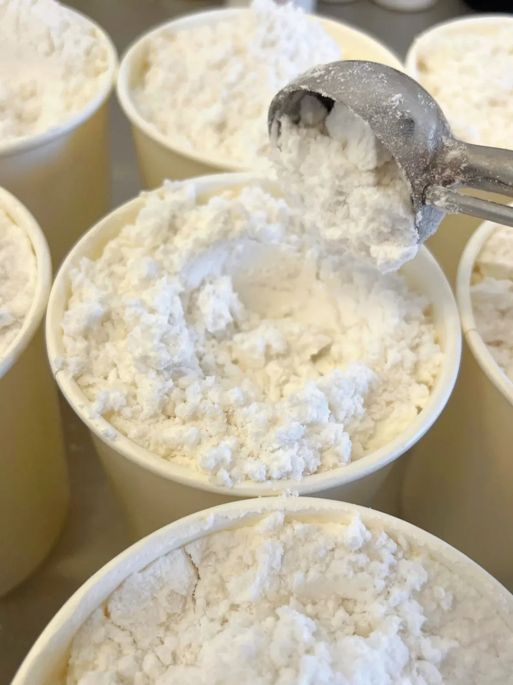 Laundry Soap Powder in Fresh Linen and Vanilla Bean Scent for Standard and High Efficiency Washers