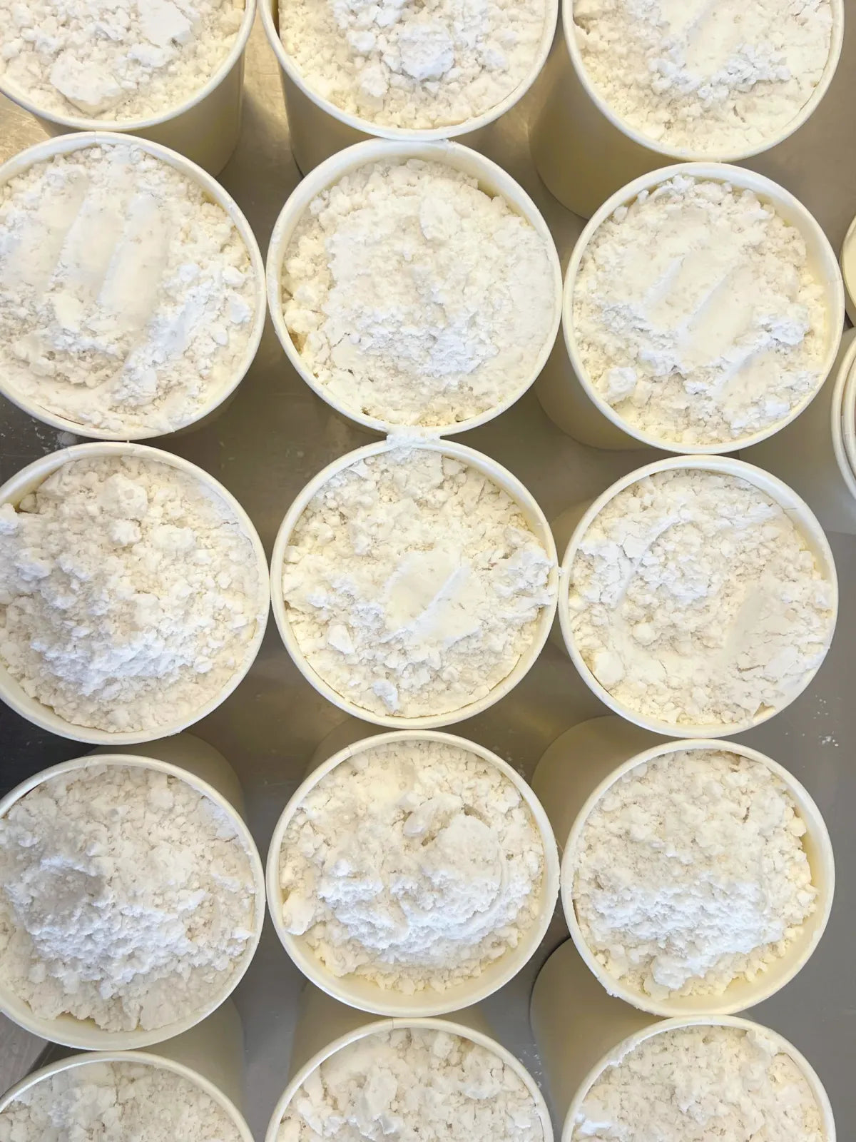 Laundry Soap Powder in Fresh Linen and Vanilla Bean Scent for Standard and High Efficiency Washers