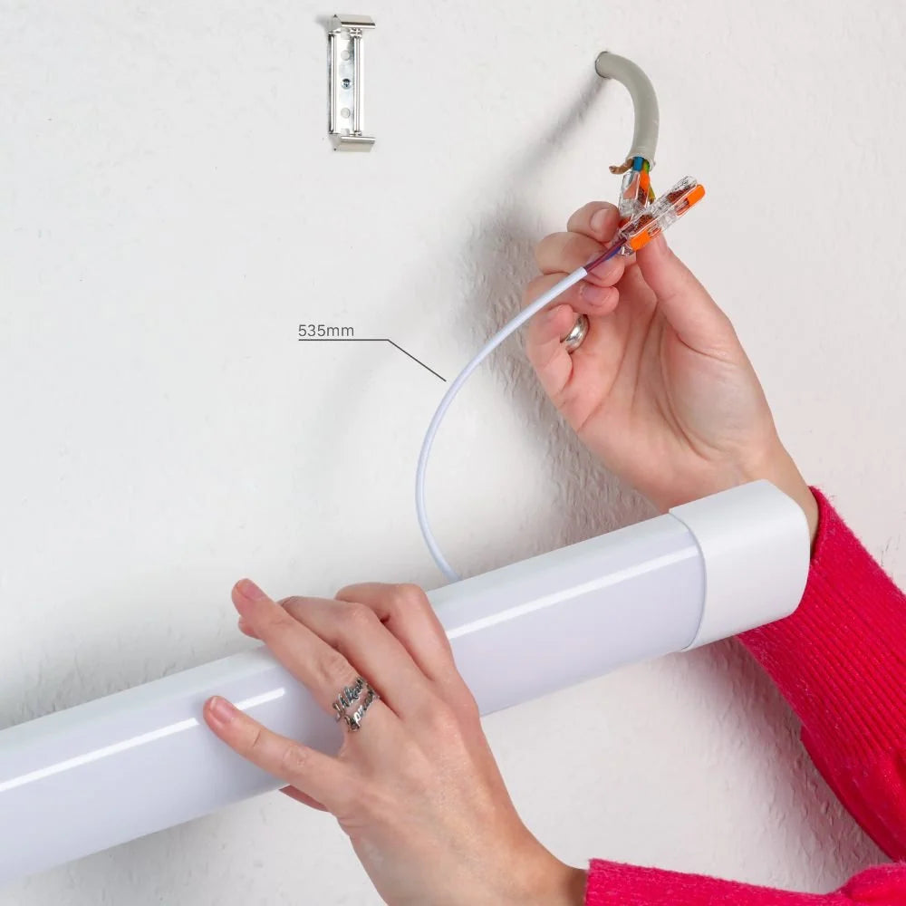 LED Batten Light with PIR Motion Sensor, 120 cm Slim Fixture Delivering 4650 Lumens at 36W for Indoor Spaces