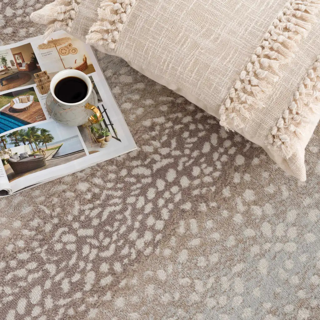 Leopard Print Rug in Tan and Gray, Machine Woven from 100%