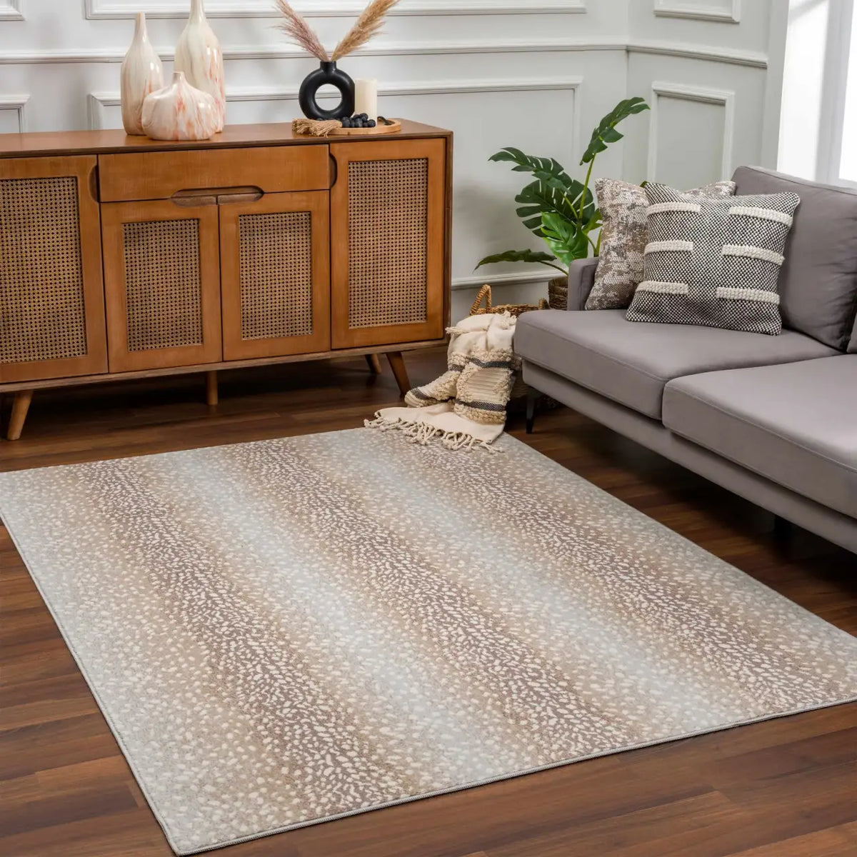 Leopard Print Rug in Tan and Gray, Machine Woven from 100%