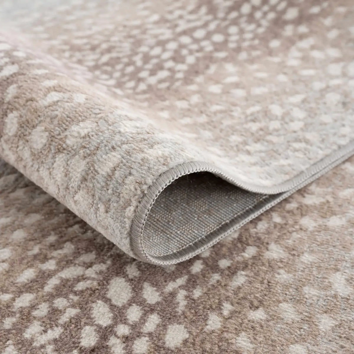 Leopard Print Rug in Tan and Gray, Machine Woven from 100%