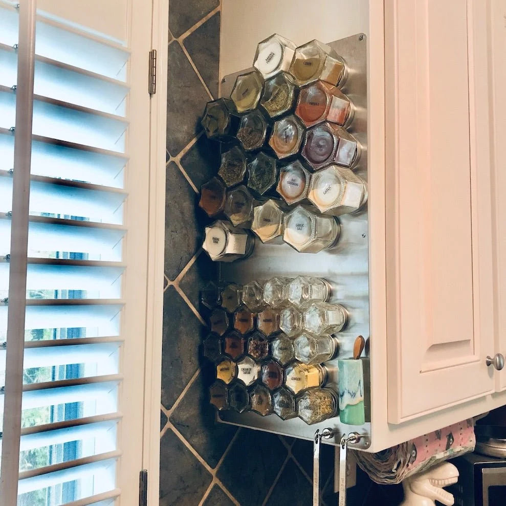 Magnetic Spice Jar Set with Hexagon Glass Containers, Small and Large Sizes, Optional Wall Plate for Kitchen Storage