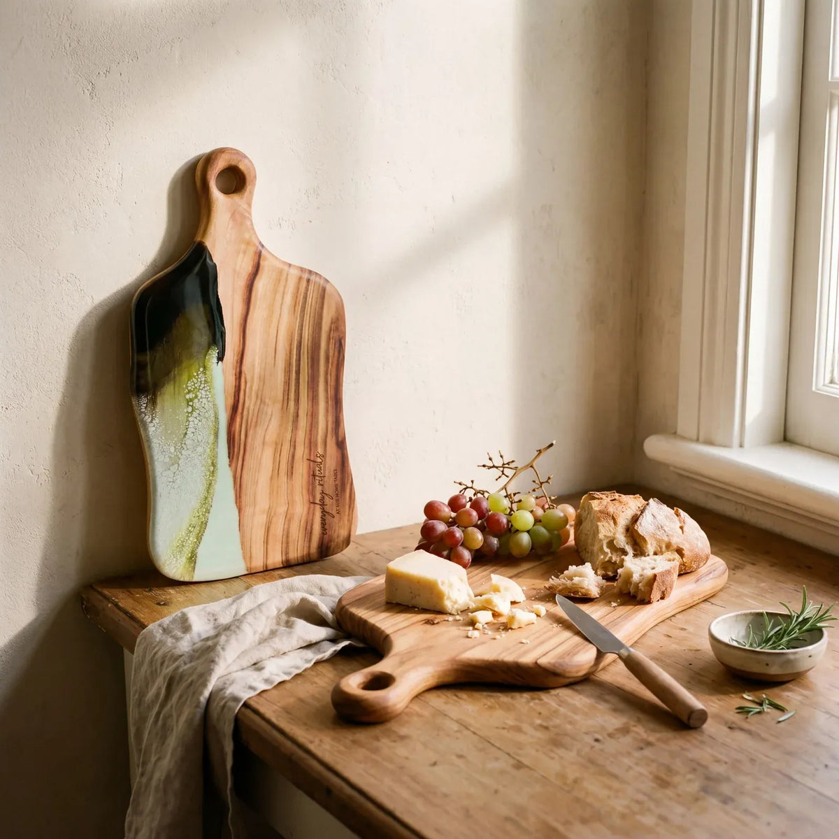 Medium Resin Paddle Serving Board, Camphor Laurel Timber, Hand-Poured Resin, Personalized Gift-Ready Design