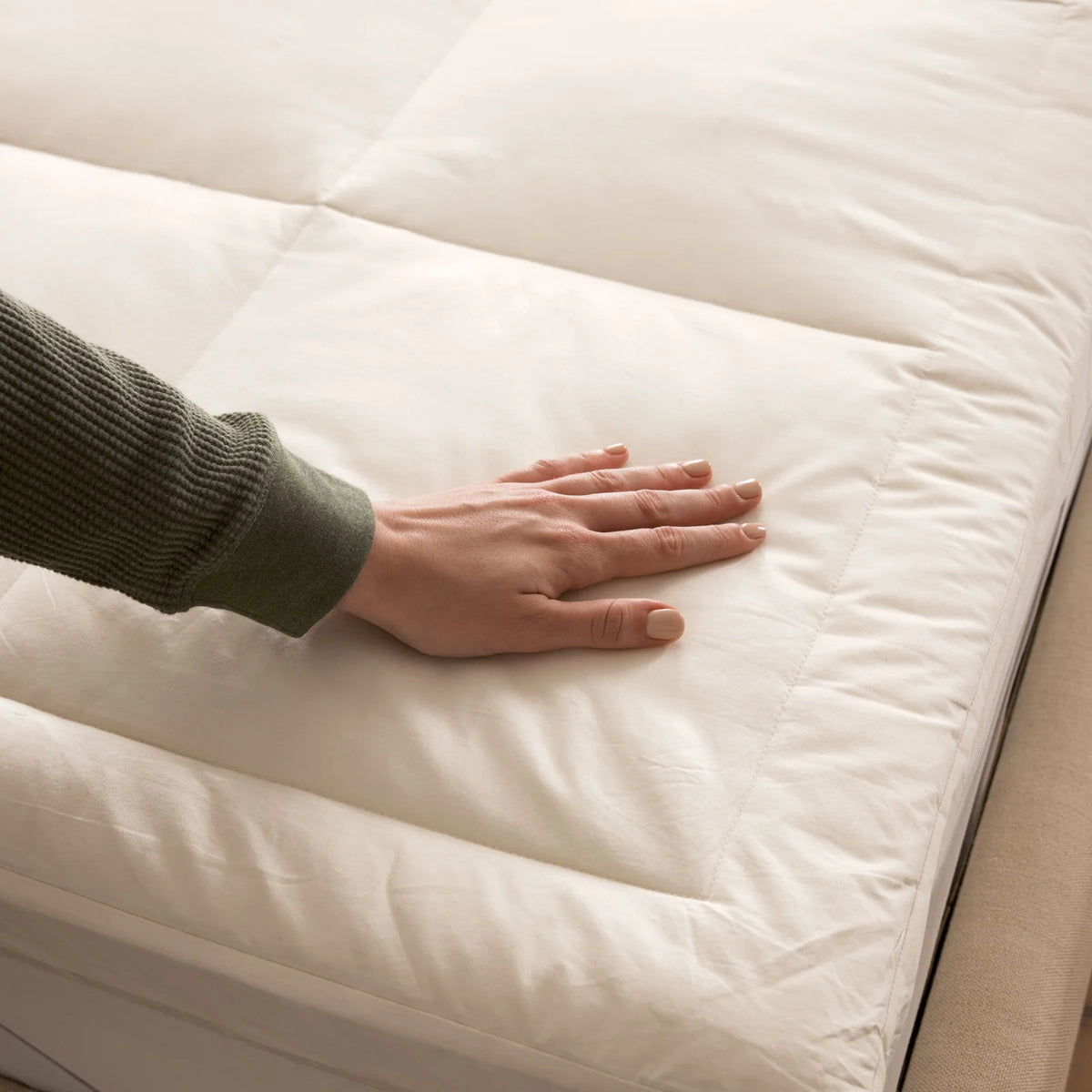 Memory Foam Mattress Topper with a Removable Organic Cotton Cover Filled, Down and Feather Fibers