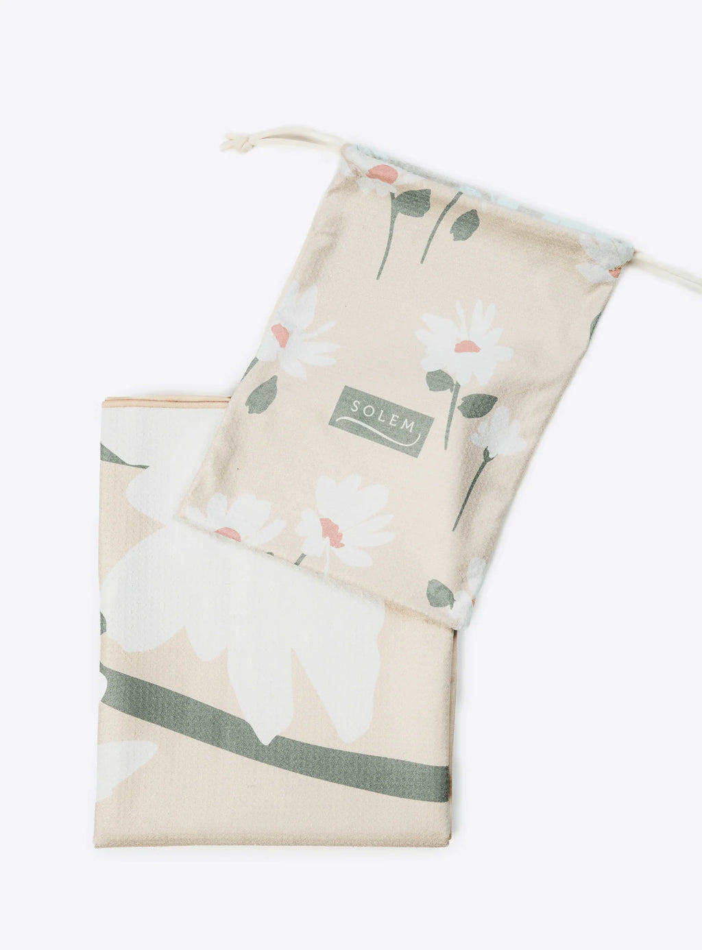 Microfiber Bath Towel in a Soft Waffle Texture and Delicate Daisy Pattern for Spa Moments at Home