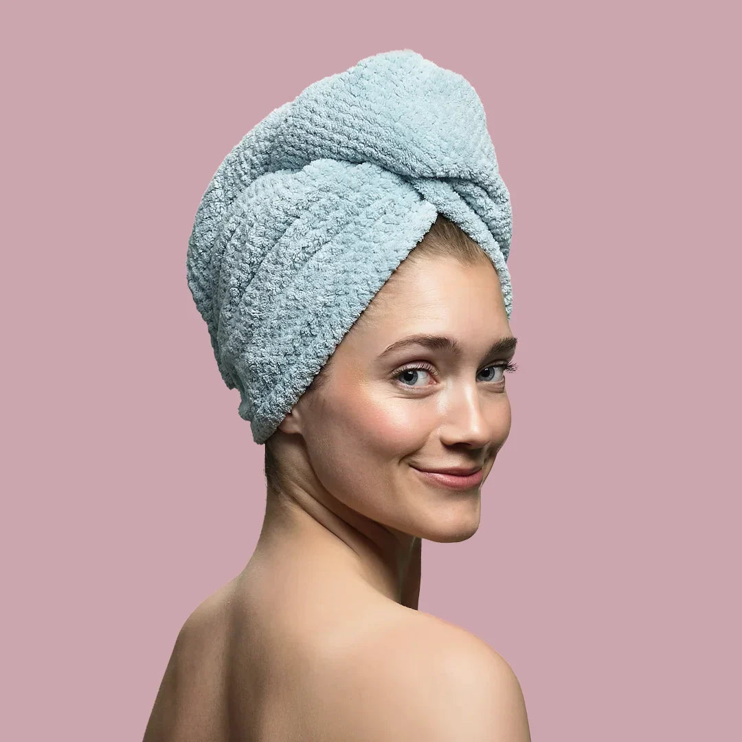Microfiber Hair Towel with a Secure Button Fastening and Soft, Absorbent Fabric for Comfortable Drying