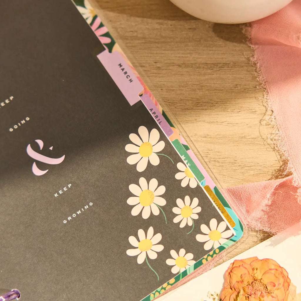 Mini Dashboard Planner for July 2026–June 2027 with a Lavender Daisy Cover and Customizable Disc Binding