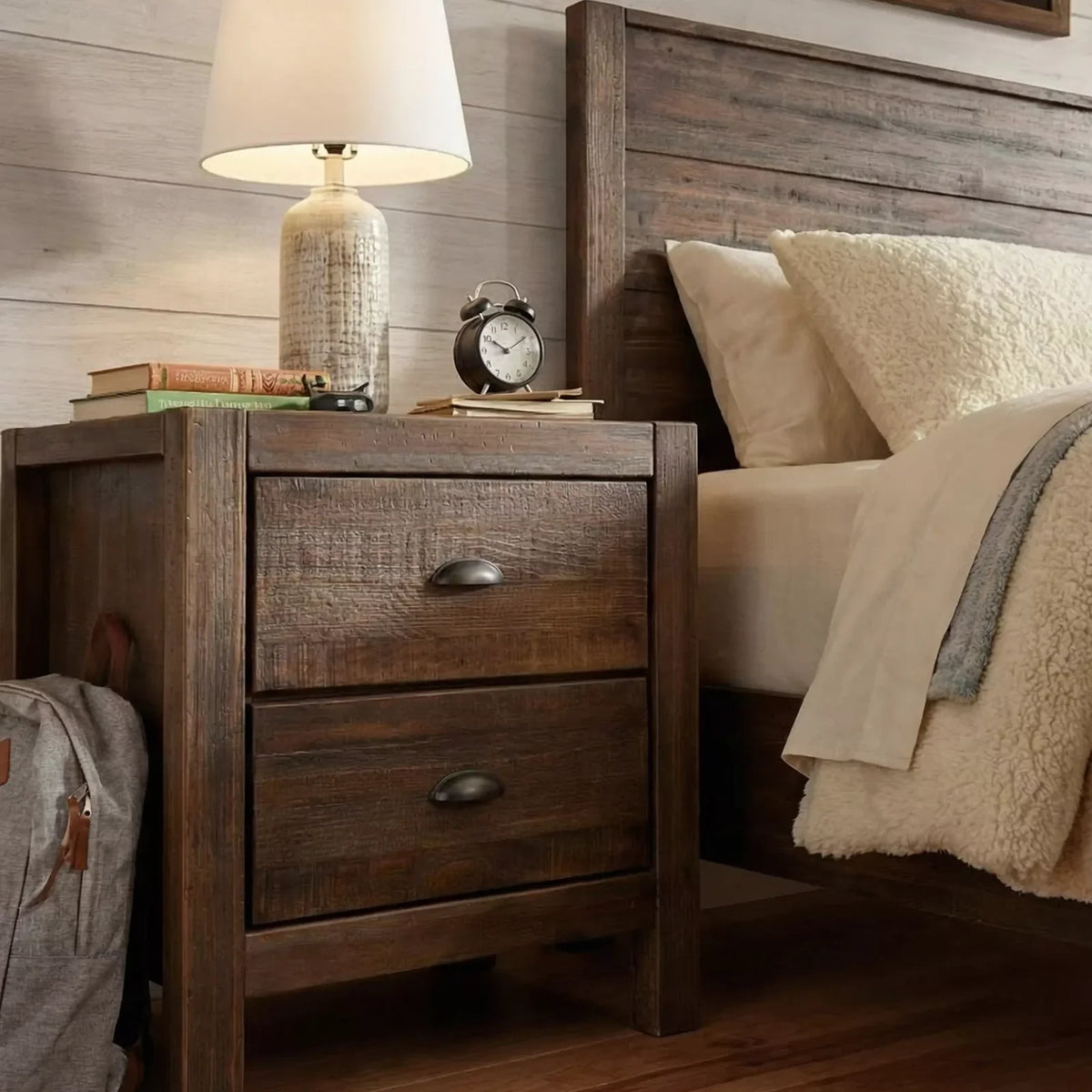 Nightstand in Solid Pine Wood