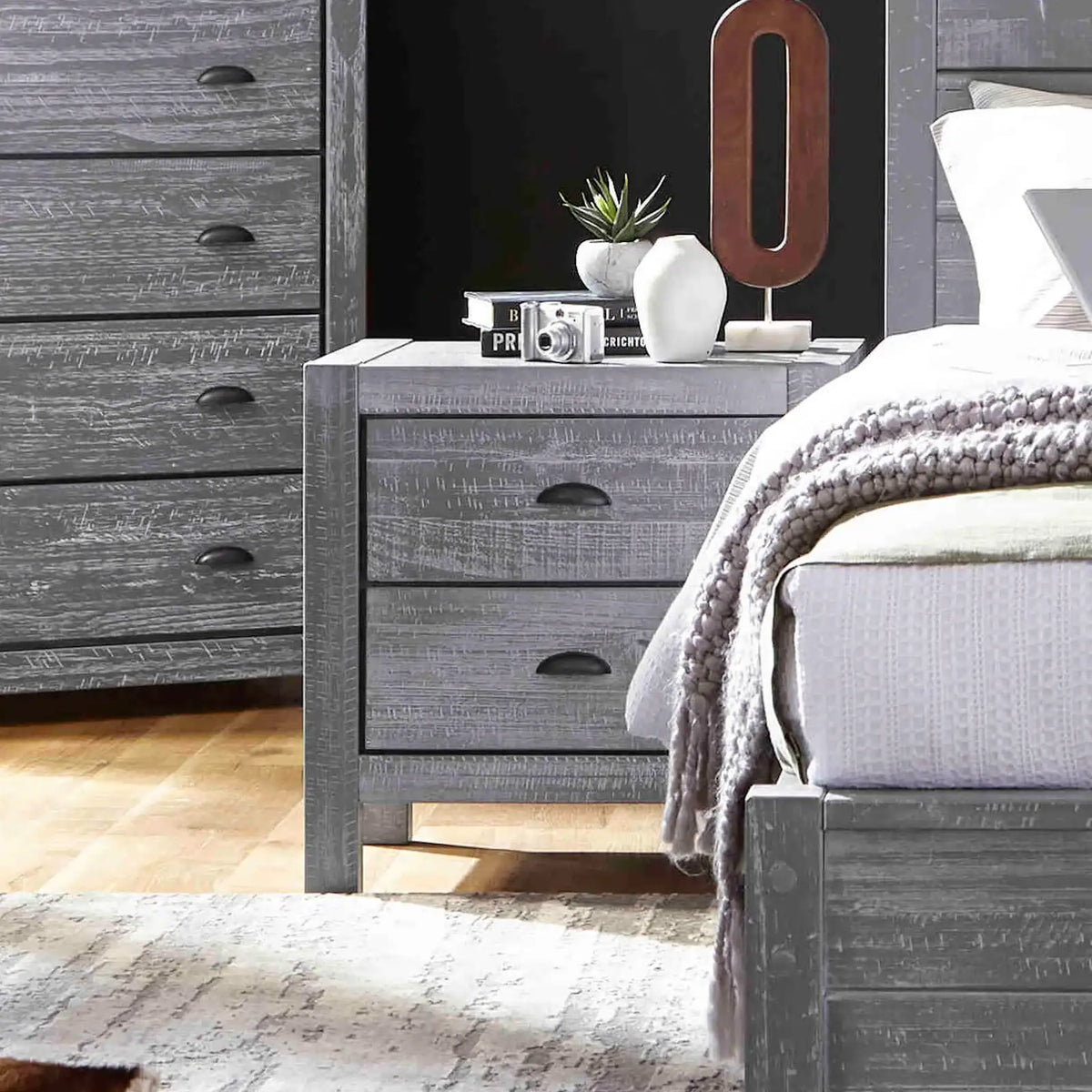 Nightstand in Solid Pine Wood, Rustic Grey