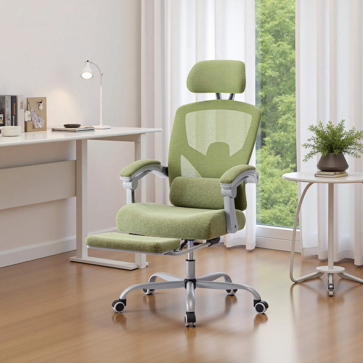 Office Chair with Lumbar Support and an Extendable Pedal for Home Office Tasks, Video Calls and Breaks