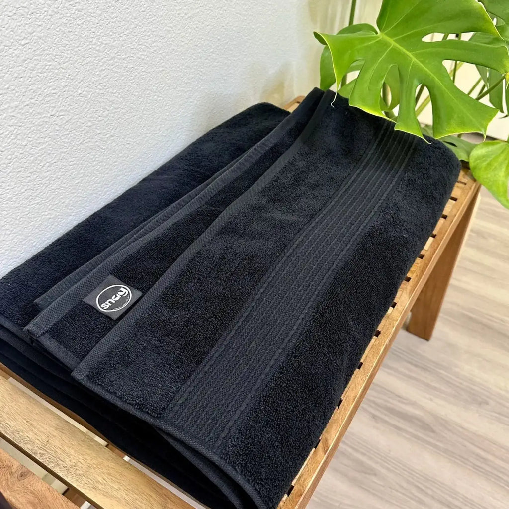 Oversized Bath Towel in Black, 220 x 100 cm Extra-Long Soft Shower, Beach and Spa Wrap · Towels