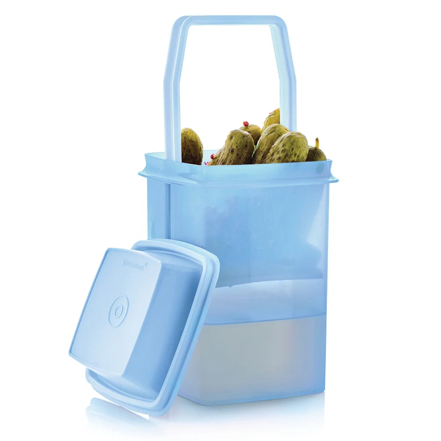 Pickle Storage Container with Lift-Up Strainer, 2 L Capacity for Easy Refrigerator Access and Serving