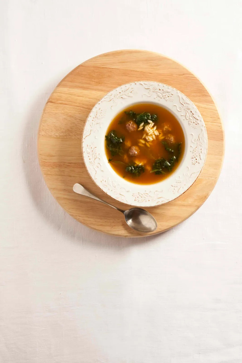 Plant-Based Broth Blend with Low Sodium and Savory Chicken Flavor for Sipping and Everyday Cooking