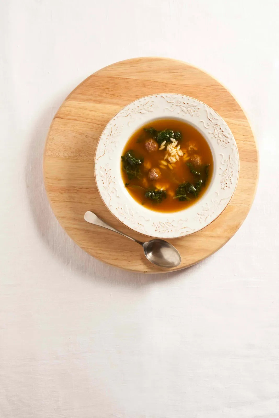 Plant-Based Broth Blend with Low Sodium and Savory Chicken Flavor for Sipping and Everyday Cooking