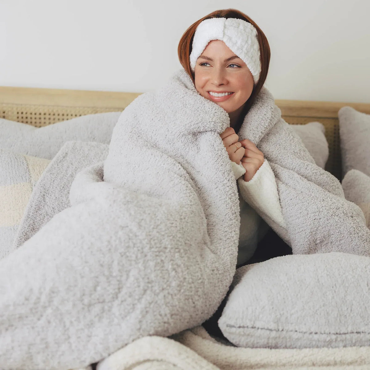 Plush Throw Blanket in 52 x 70 Inches
