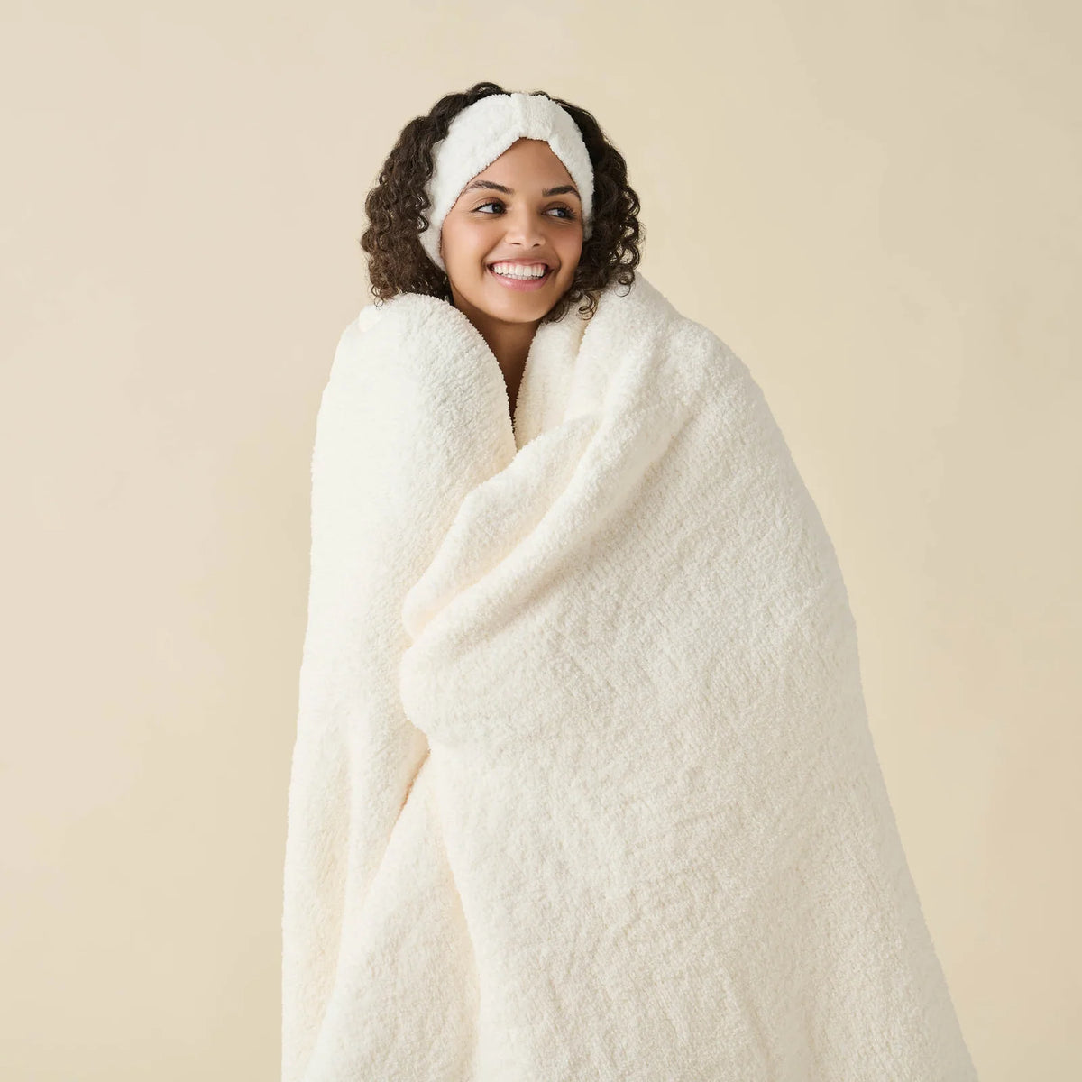Plush Throw Blanket in 52 x 70 Inches