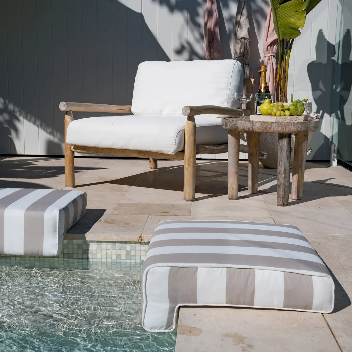 Poolside Cushion with UV-Resistant Olefin Fabric and Extra-Thick Foam for Comfortable Outdoor Seating