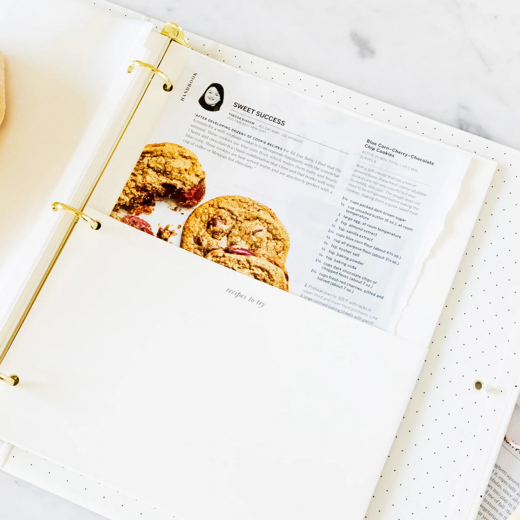 Recipe Binder with Eight Divided Tabs, Refillable Clear Sheets, and Pockets for Family Favorites