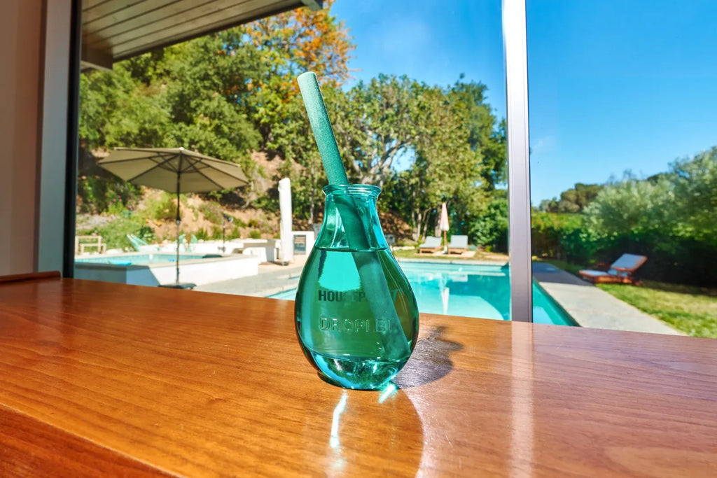 Reed Diffuser in Hand-Blown Glass for Continuous Home Fragrance, Featuring a Single Design-Led Reed