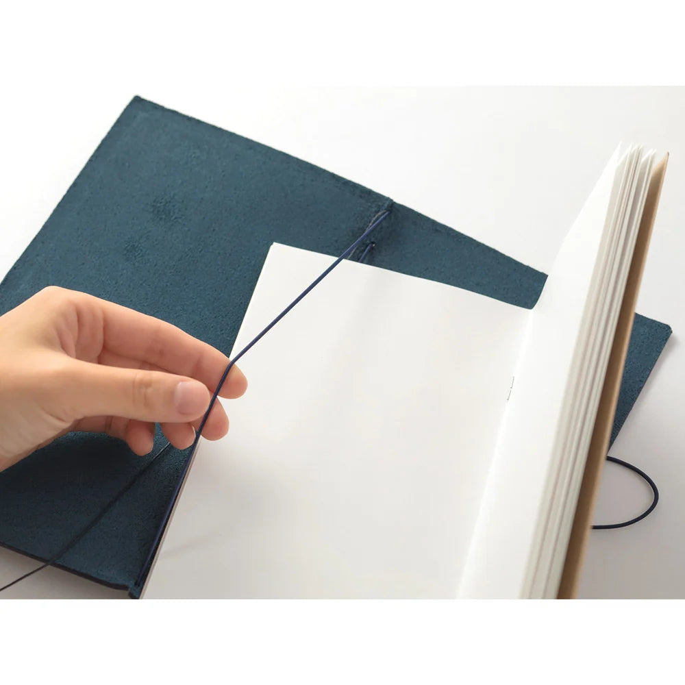 Refillable Travel Notebook Starter Kit in Blue Leather, Regular Size, with a 64-Page Plain Insert