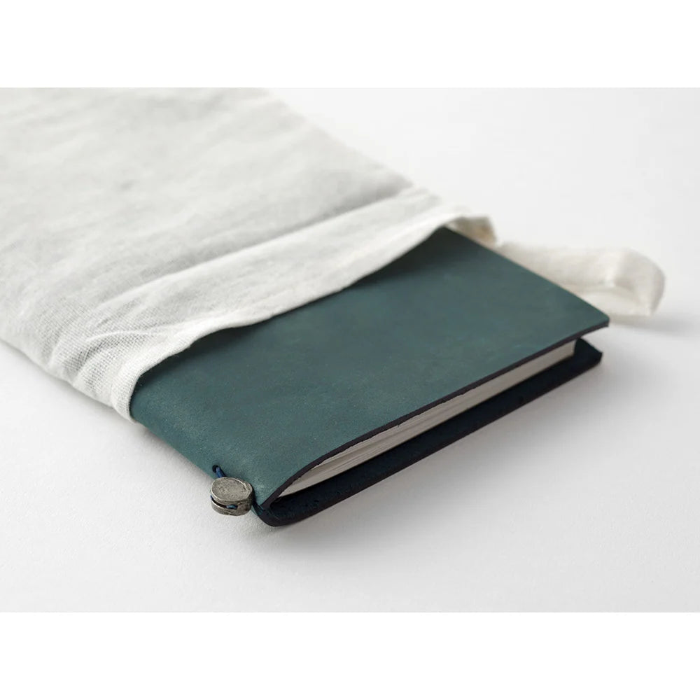 Refillable Travel Notebook Starter Kit in Blue Leather, Regular Size, with a 64-Page Plain Insert