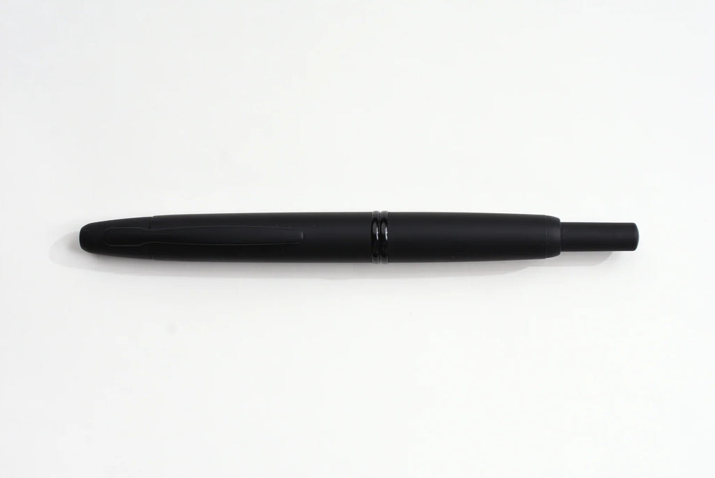 Retractable Fountain Pen in Matte Black