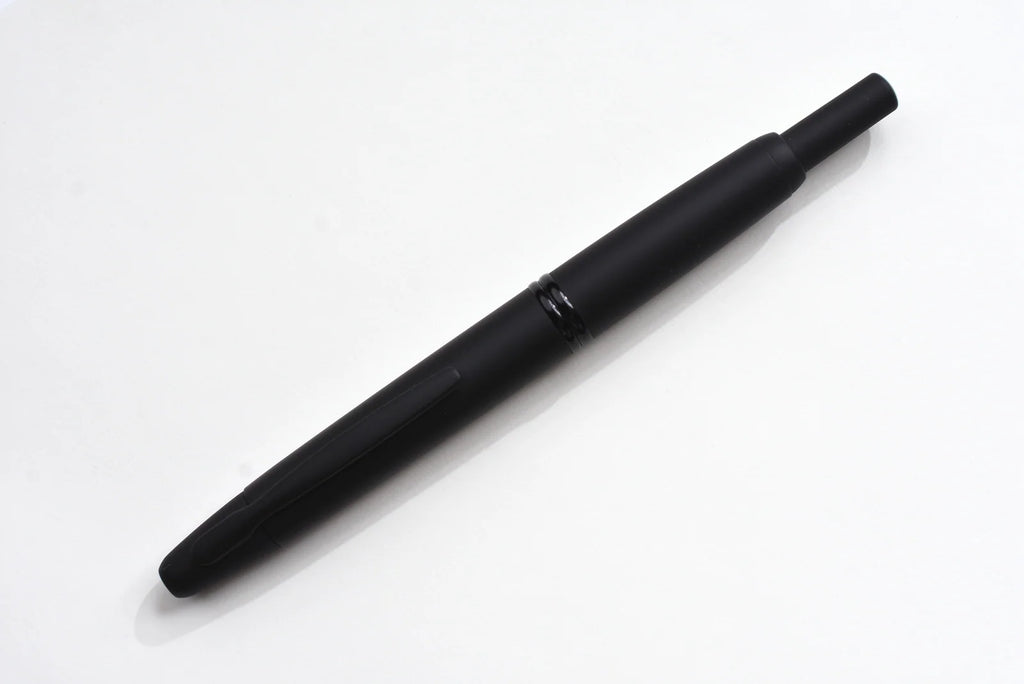 Retractable Fountain Pen in Matte Black