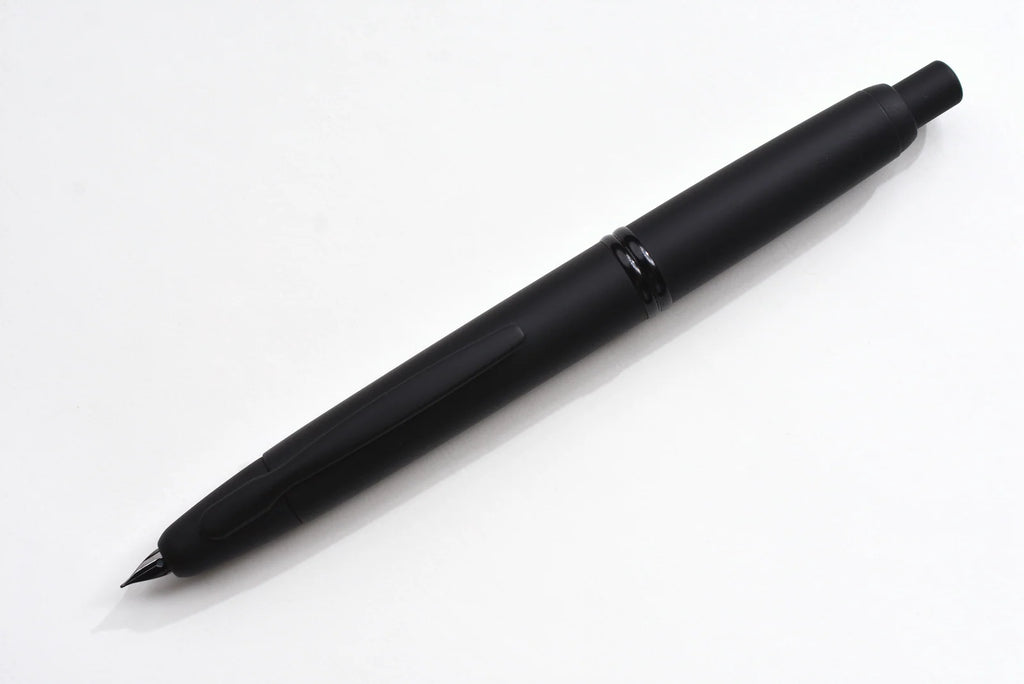 Retractable Fountain Pen in Matte Black