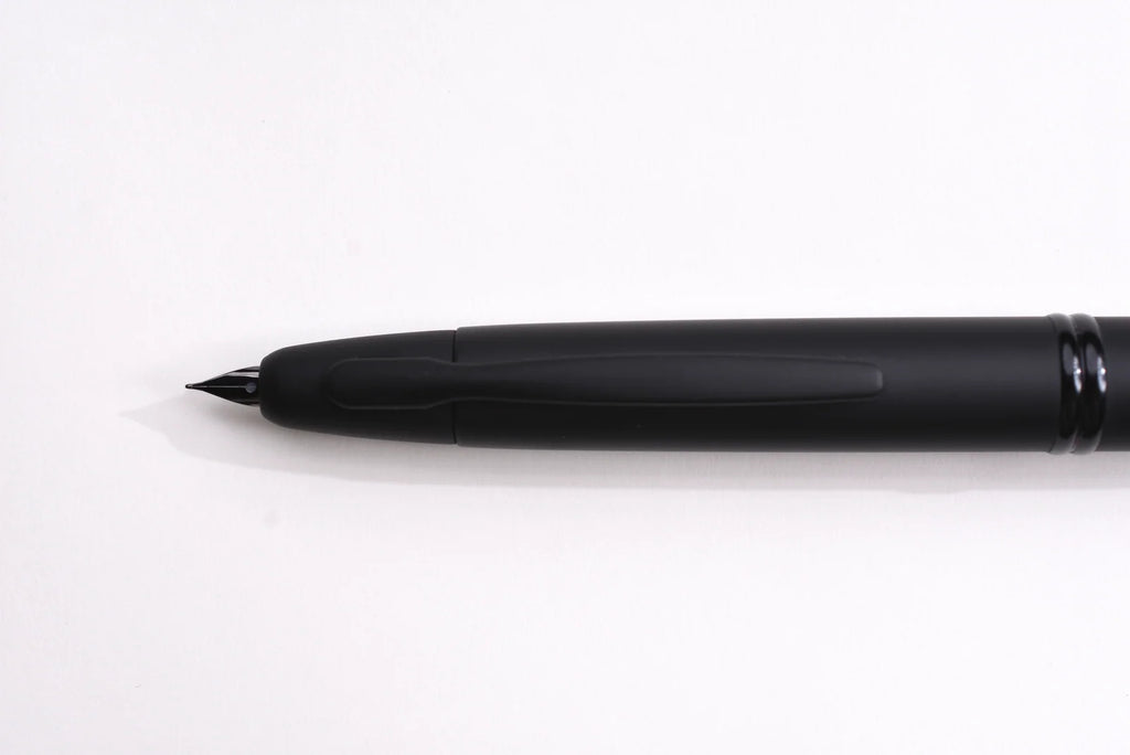 Retractable Fountain Pen in Matte Black
