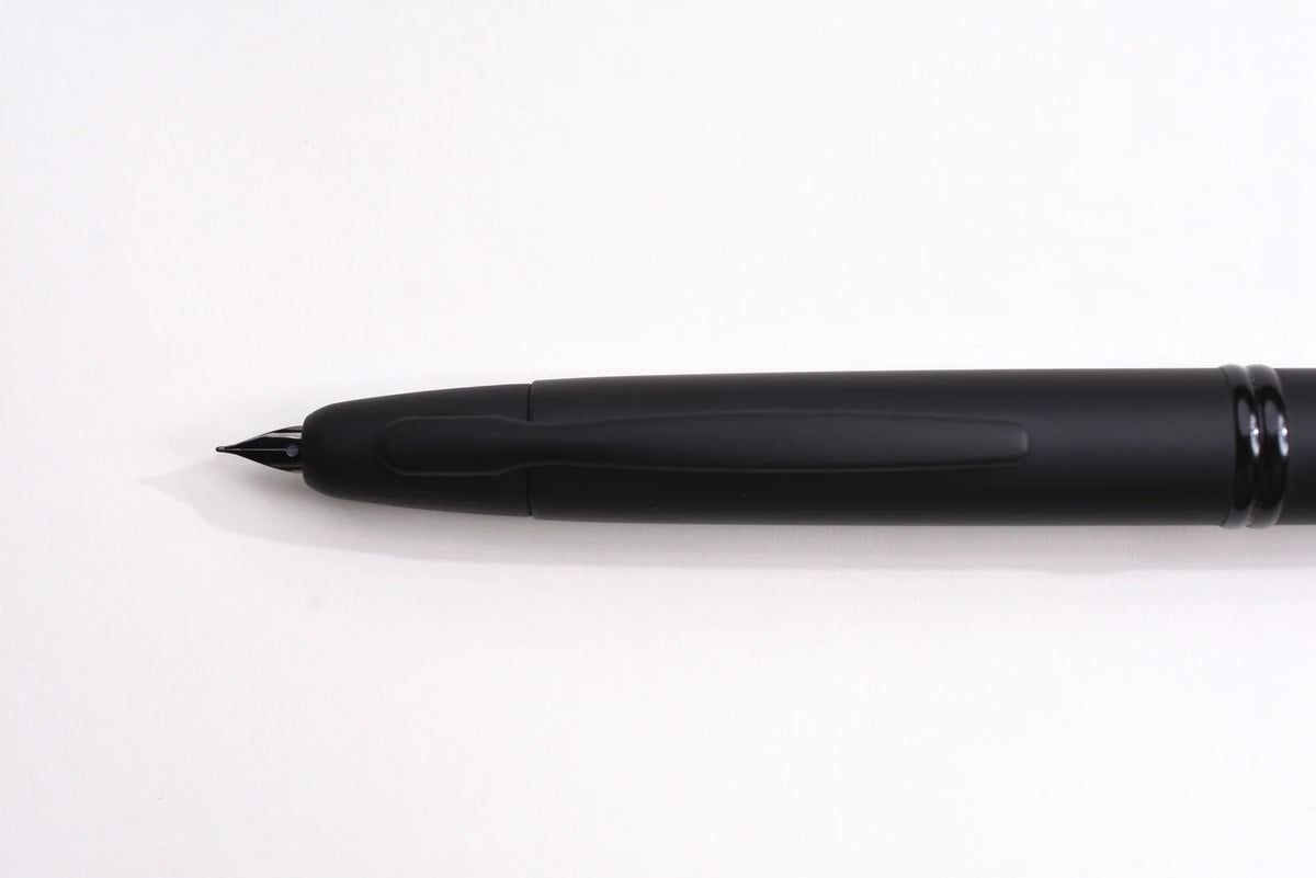 Retractable Fountain Pen in Matte Black