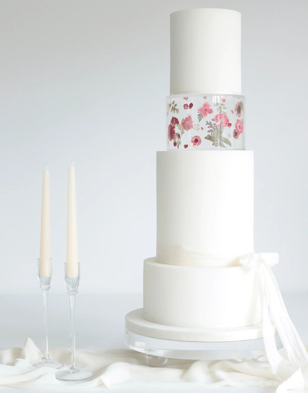 Round Acrylic Fillable Cake Tier with Removable Lid, Clear Floating Spacer for 2, 4 or 6 Inch Cake Designs