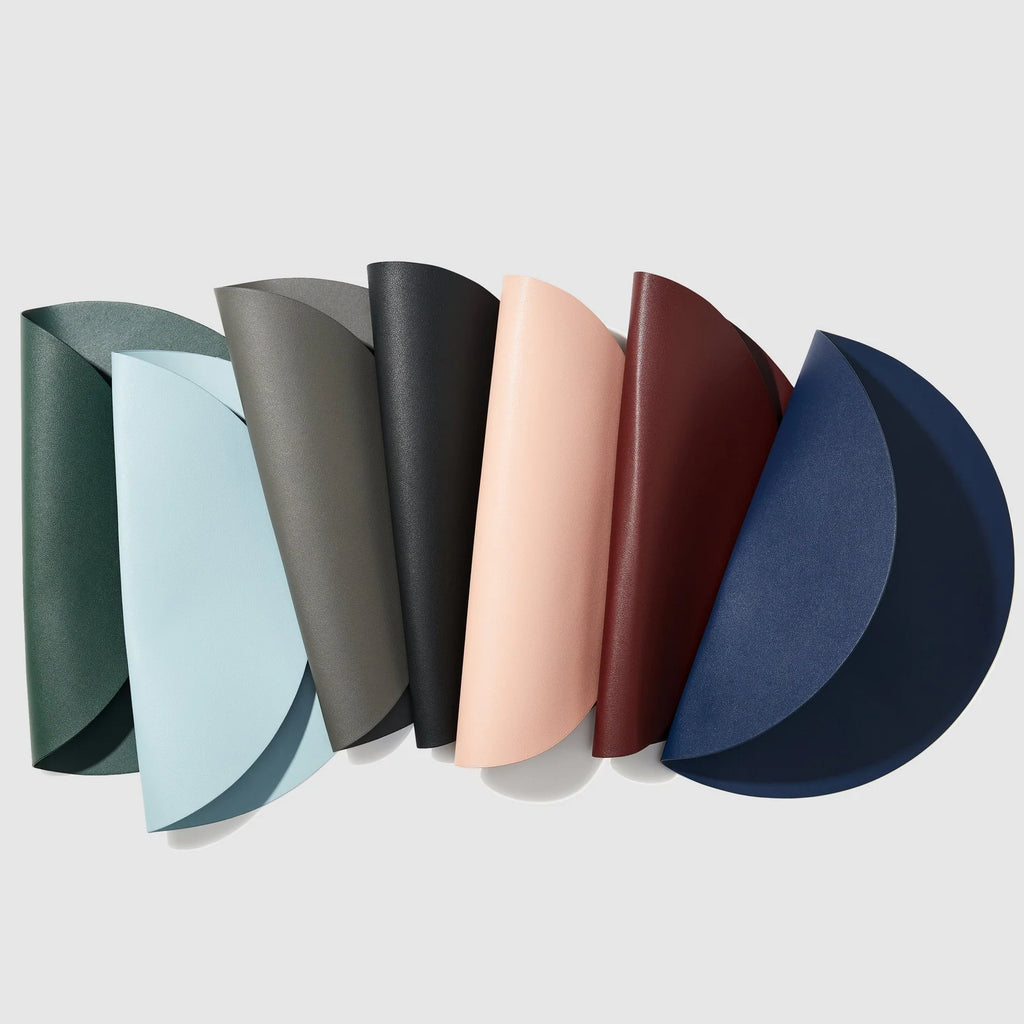 Round Placemat in Easy-to-Clean Leather-Like Material, 36cm Diameter for Everyday Dining Table Settings