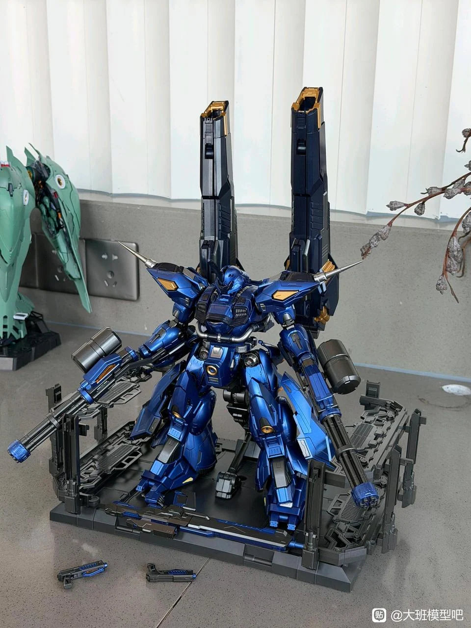 Scale Model Kit in 1/100 Scale with a Diecast Inner Frame and Maintenance Crew Figures for Display