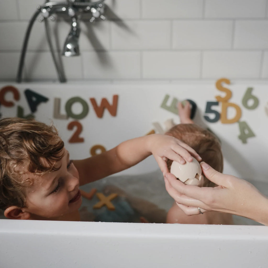 Silicone Bath Play Set with Toys That Open for Easy Cleaning and Fast Drying After Water Play