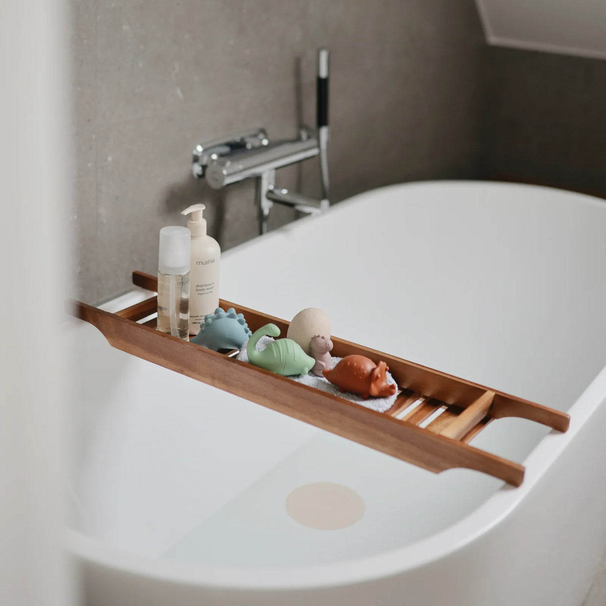 Silicone Bath Play Set with Toys That Open for Easy Cleaning and Fast Drying After Water Play