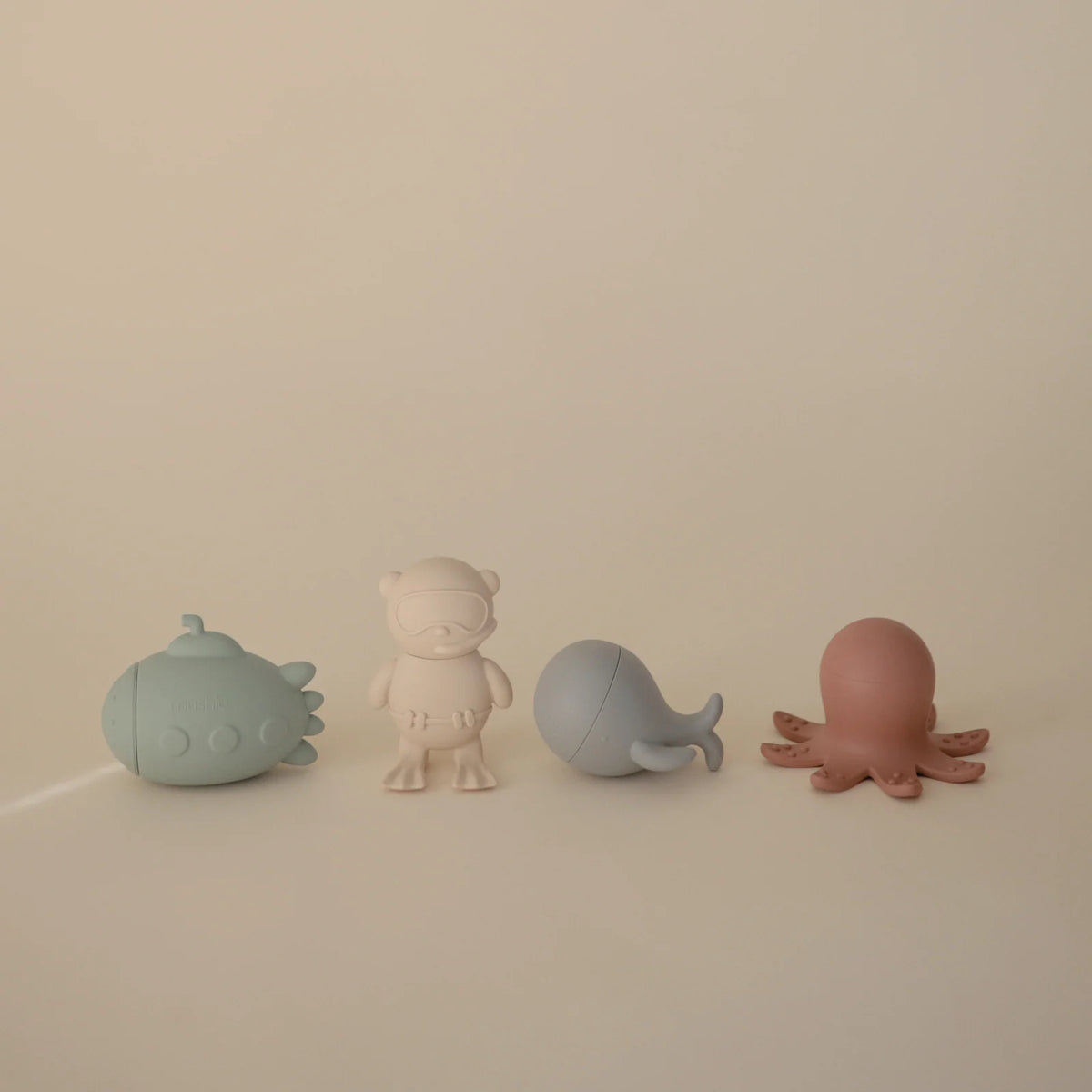 Silicone Bath Play Set with Toys That Open for Easy Cleaning and Fast Drying After Water Play