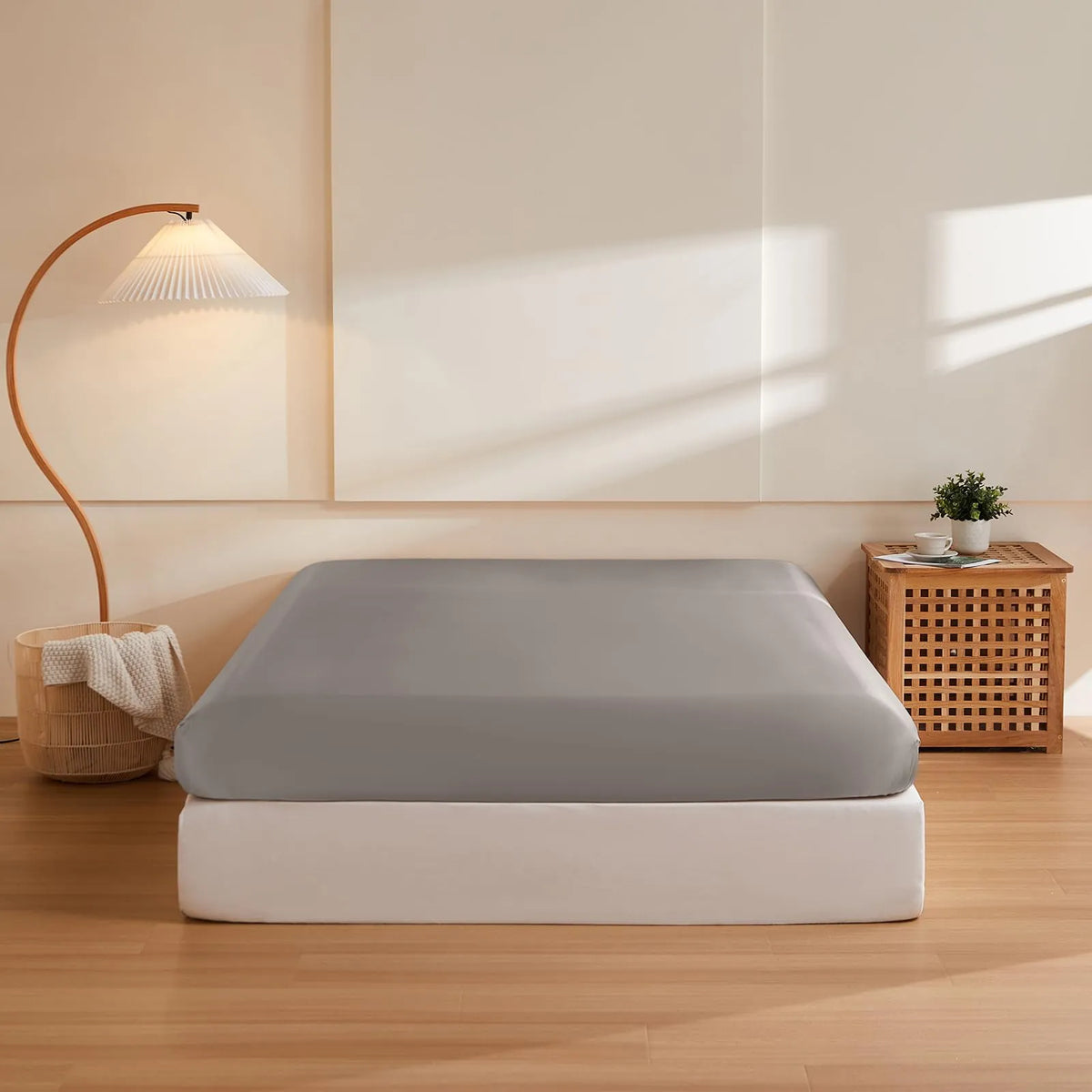 Silk Fitted Sheet in 19 Momme Mulberry Silk