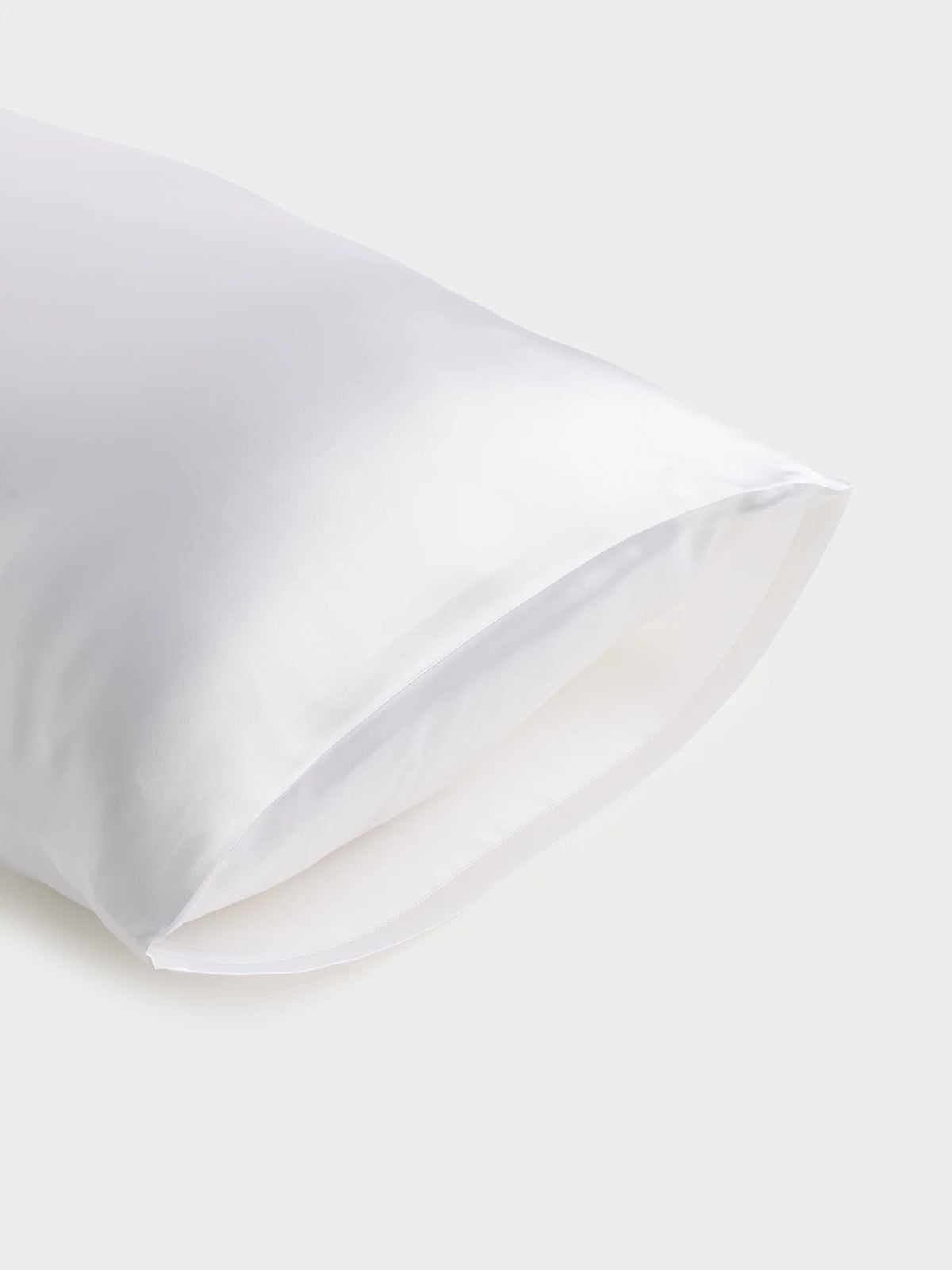 Silk Pillowcase in 100% Grade 6A Mulberry Silk, Sandwashed for a Soft Matte Finish and Machine Washable